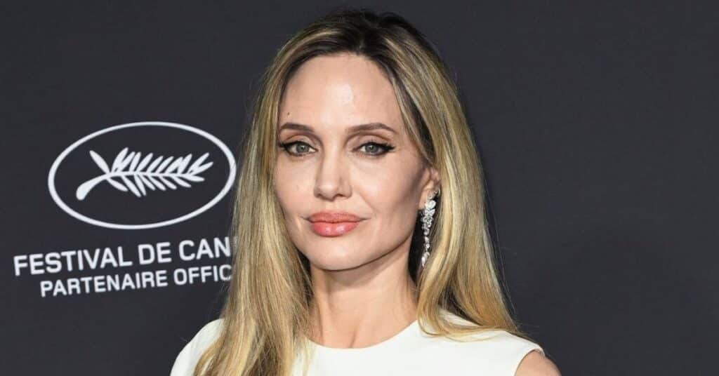 Angelina Jolie: Life